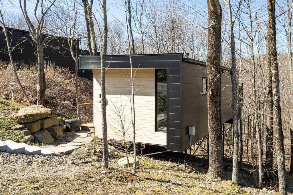 Cabin Sutton 252 - En Harmonie Avec La Nature! Villa Buitenkant foto