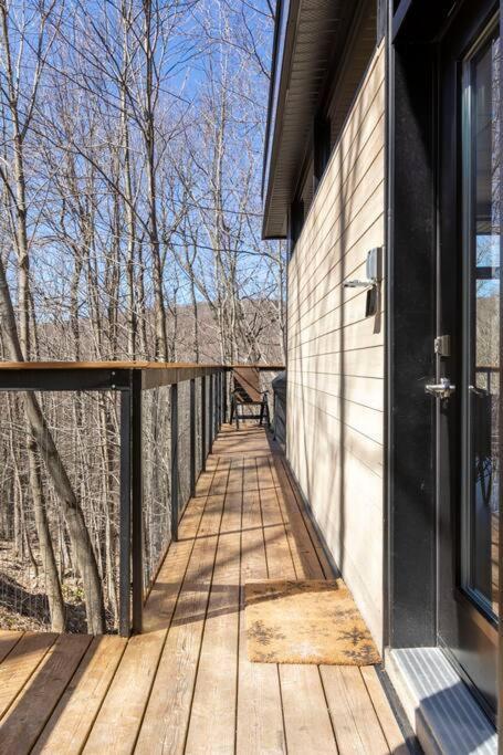 Cabin Sutton 252 - En Harmonie Avec La Nature! Villa Buitenkant foto